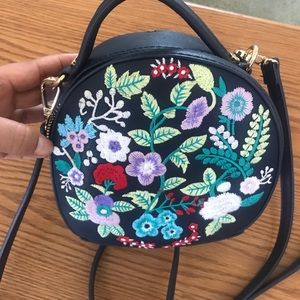 Urban Expressions cross body